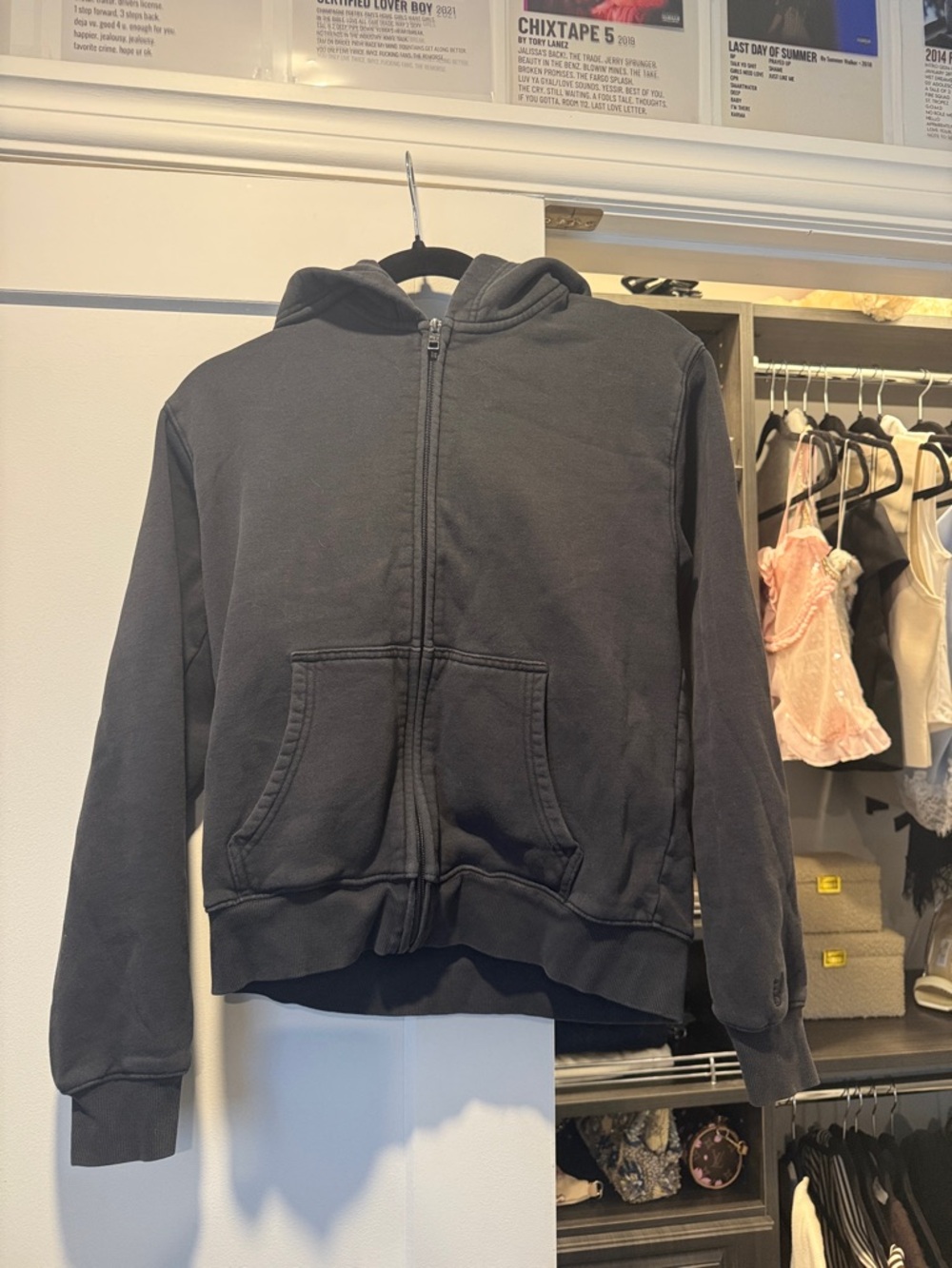 Aritzia Black Full-Zip Hoodie Sweatshirt